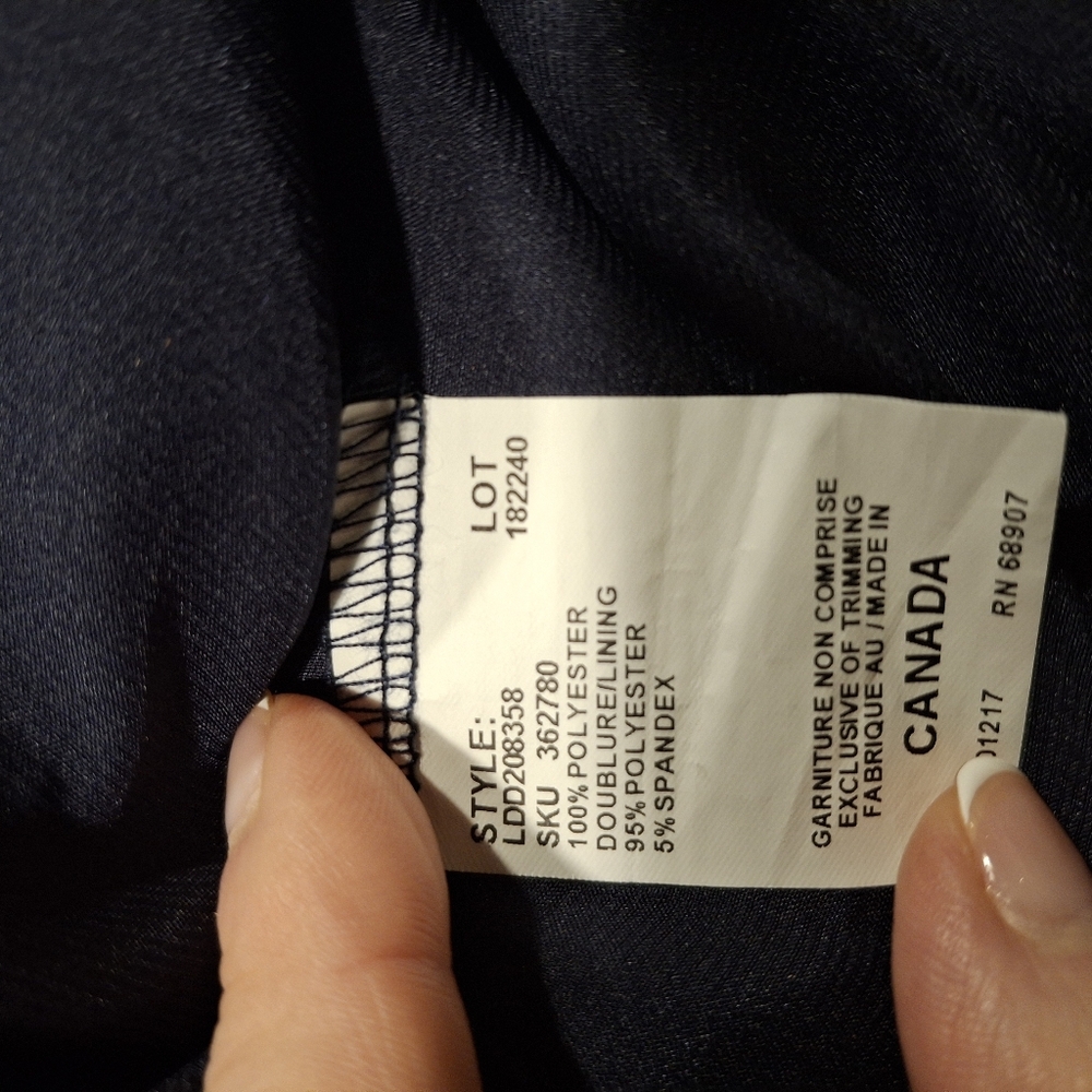 ๐Le Chateau Dress๐ - Picture 7 of 9